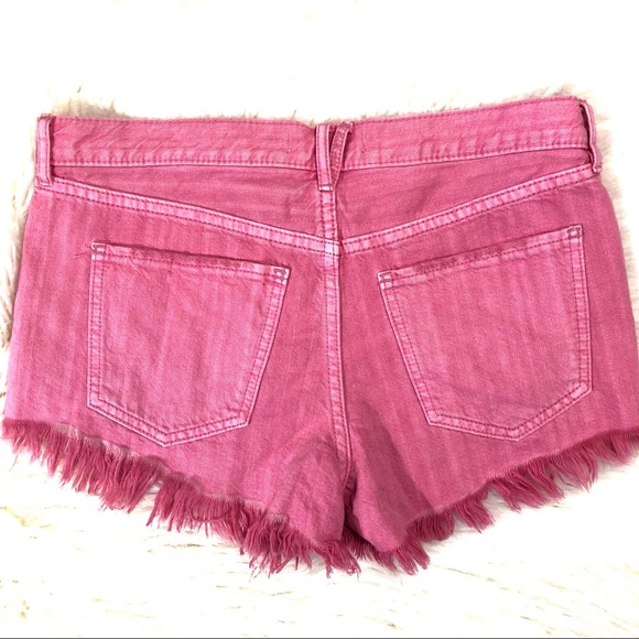New! WE THE FREE pink frayed cutoff shorts - Picture 6 of 8
